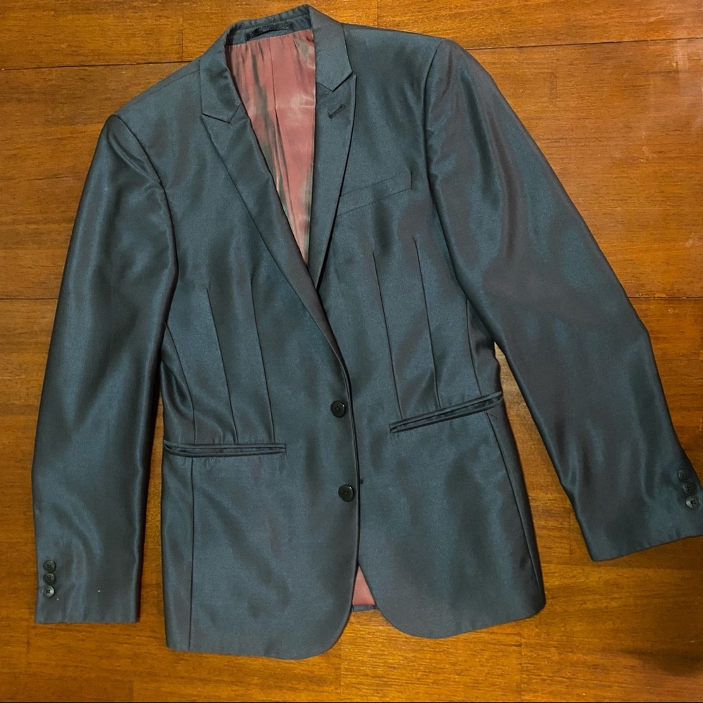 Men’s blazer shiny dark grey with a red silky interior with grey reflection XS💙